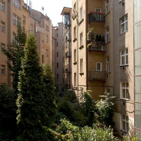 Bright Stylish Apt In Dt +a/c +5minoldtownsq Prague