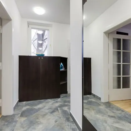 Bright Stylish Apt In Dt +a/c +5minoldtownsq Apartment *