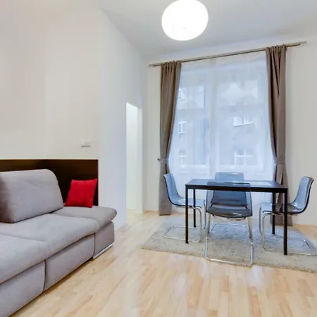 Apartment Bright Stylish Apt In Dt +a/c +5minoldtownsq Prague
