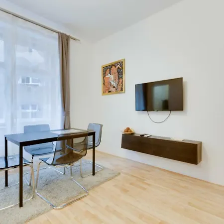 Bright Stylish Apt In Dt +a/c +5minoldtownsq * Prague