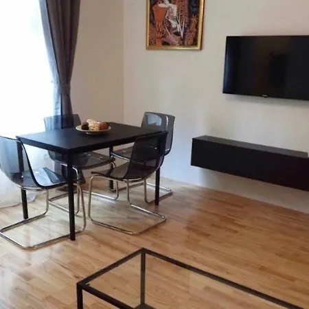 Bright Stylish Apt In Dt +a/c +5minoldtownsq Apartment *
