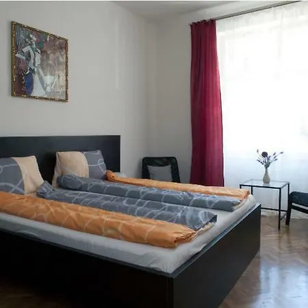 Bright Stylish Apt In Dt +a/c +5minoldtownsq Apartment Prague